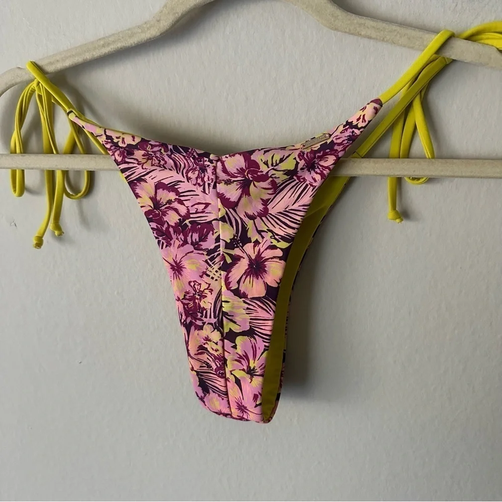 White Fox Swim Hawaii Floral Pink and Yellow Bikini Bottoms M